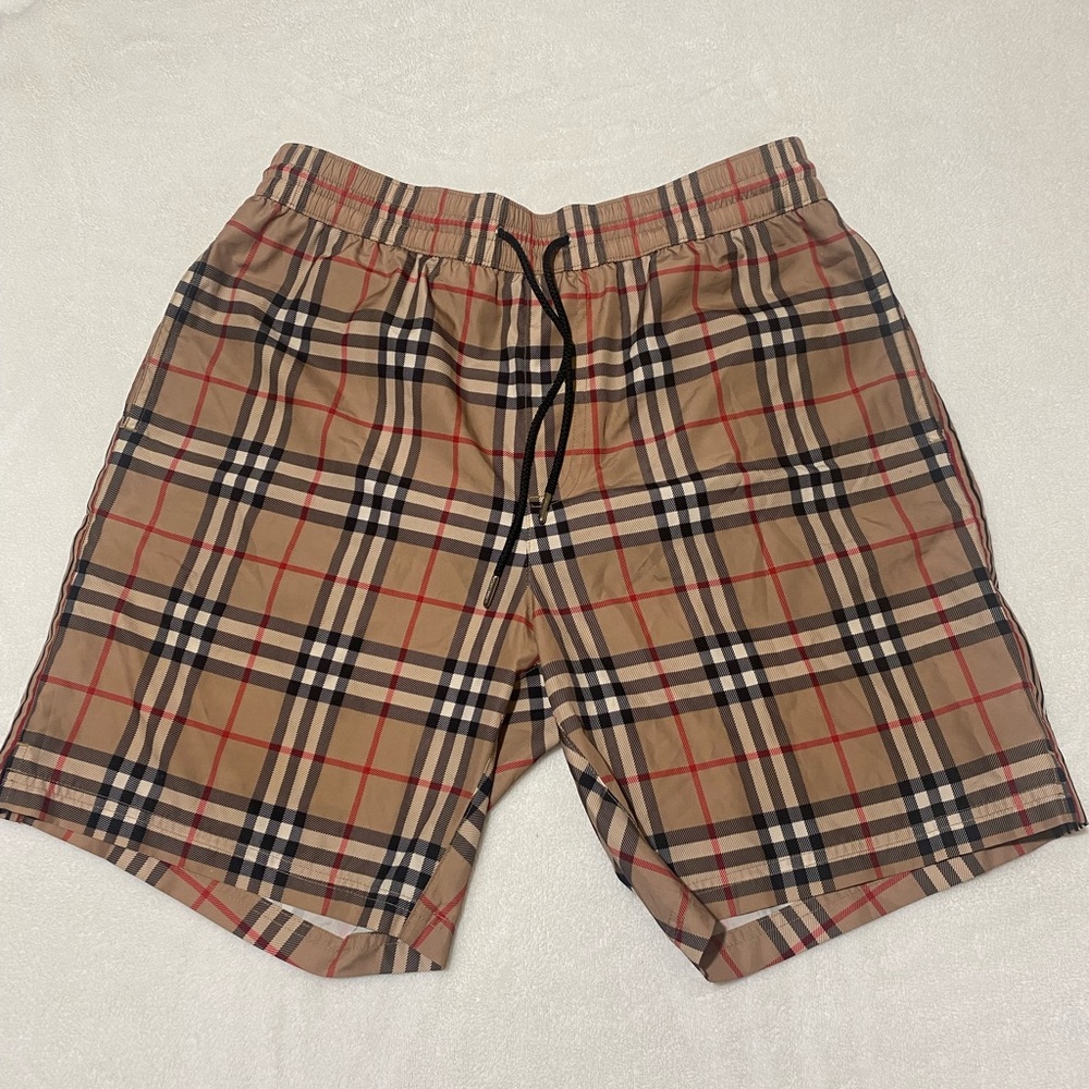 Men Burberry shorts Size small